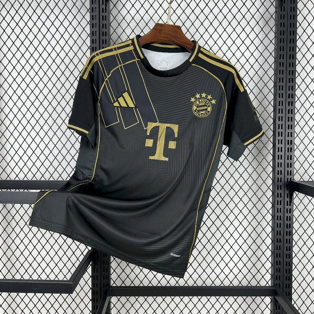 Bayern München Konzepttrikot 2025-26