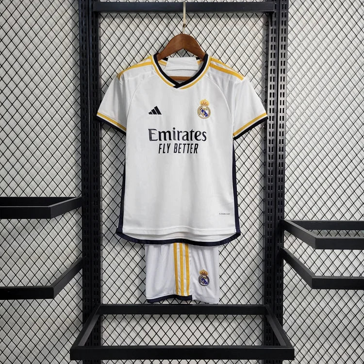 REAL MADRID KINDER-KIT 2023/24