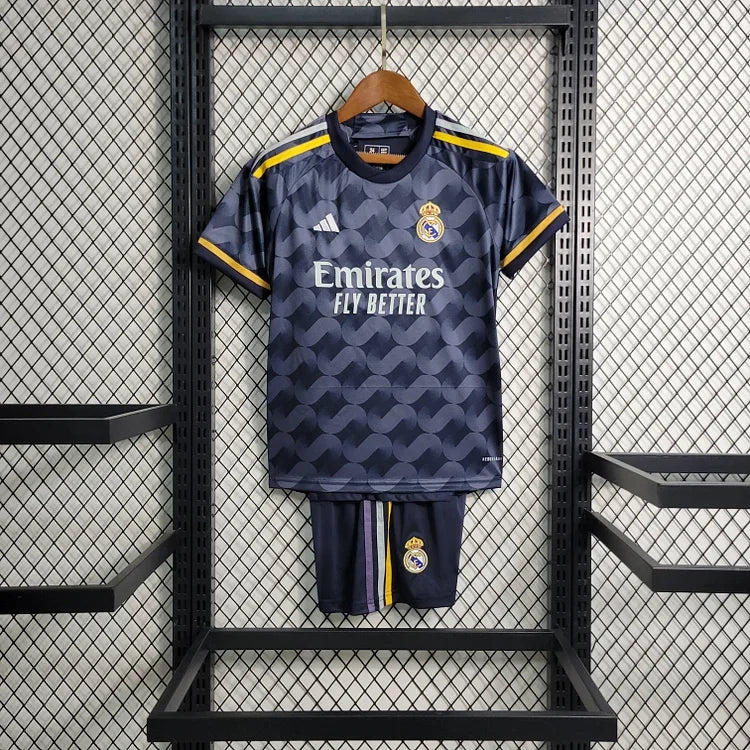 REAL MADRID KINDER-AUSWÄRTSSPIELSET