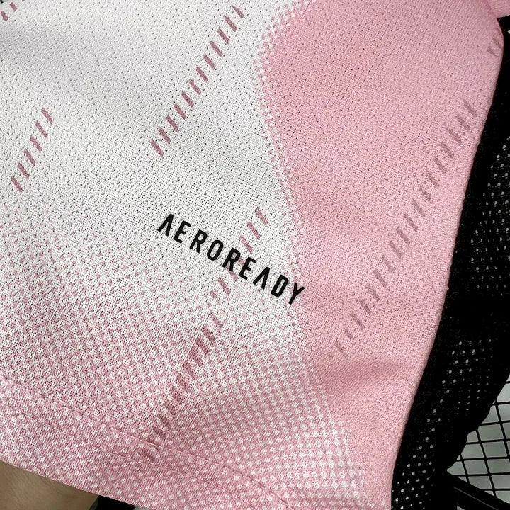 Real Madrid Konzepttrikot Rosa & Weiß 2025