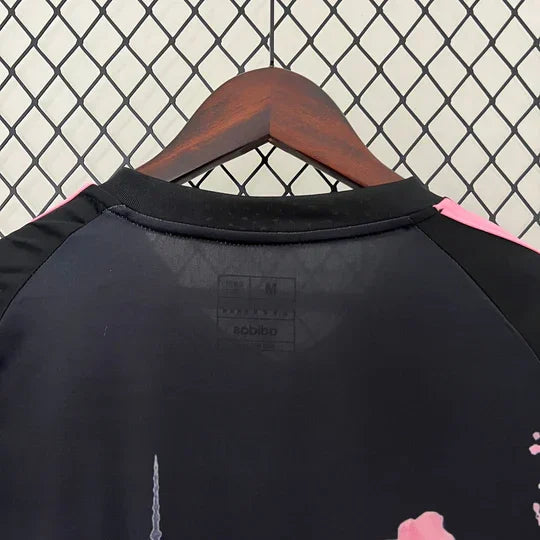 Japan Trikot Saison 2023-2024 Sonderedition schwarzer und pinker Drache