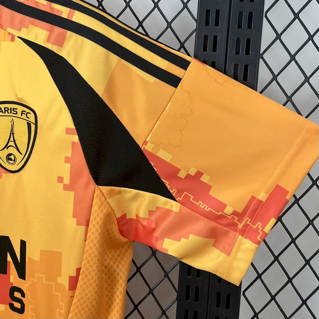 Paris 2025 leader's jersey