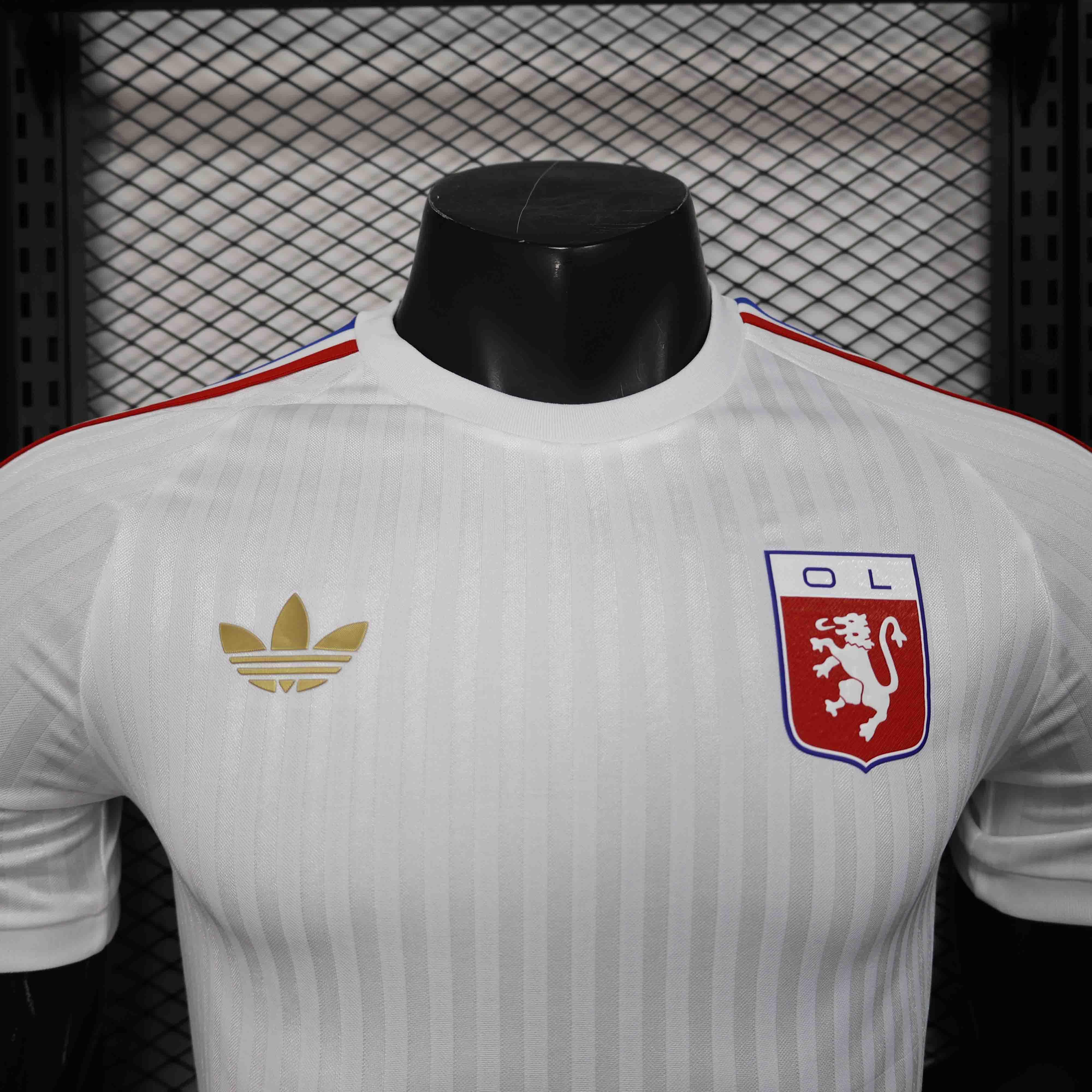 Maillot Lyon concept 2025-26